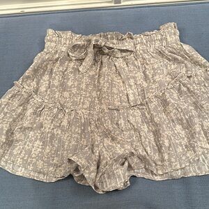 ILLA ILLA Flowy shorts size M perfect condition